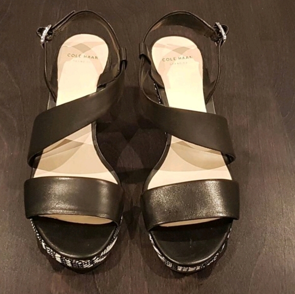 Cole Haan Sandal Black & White Wedge Heels Patent - Picture 3 of 5